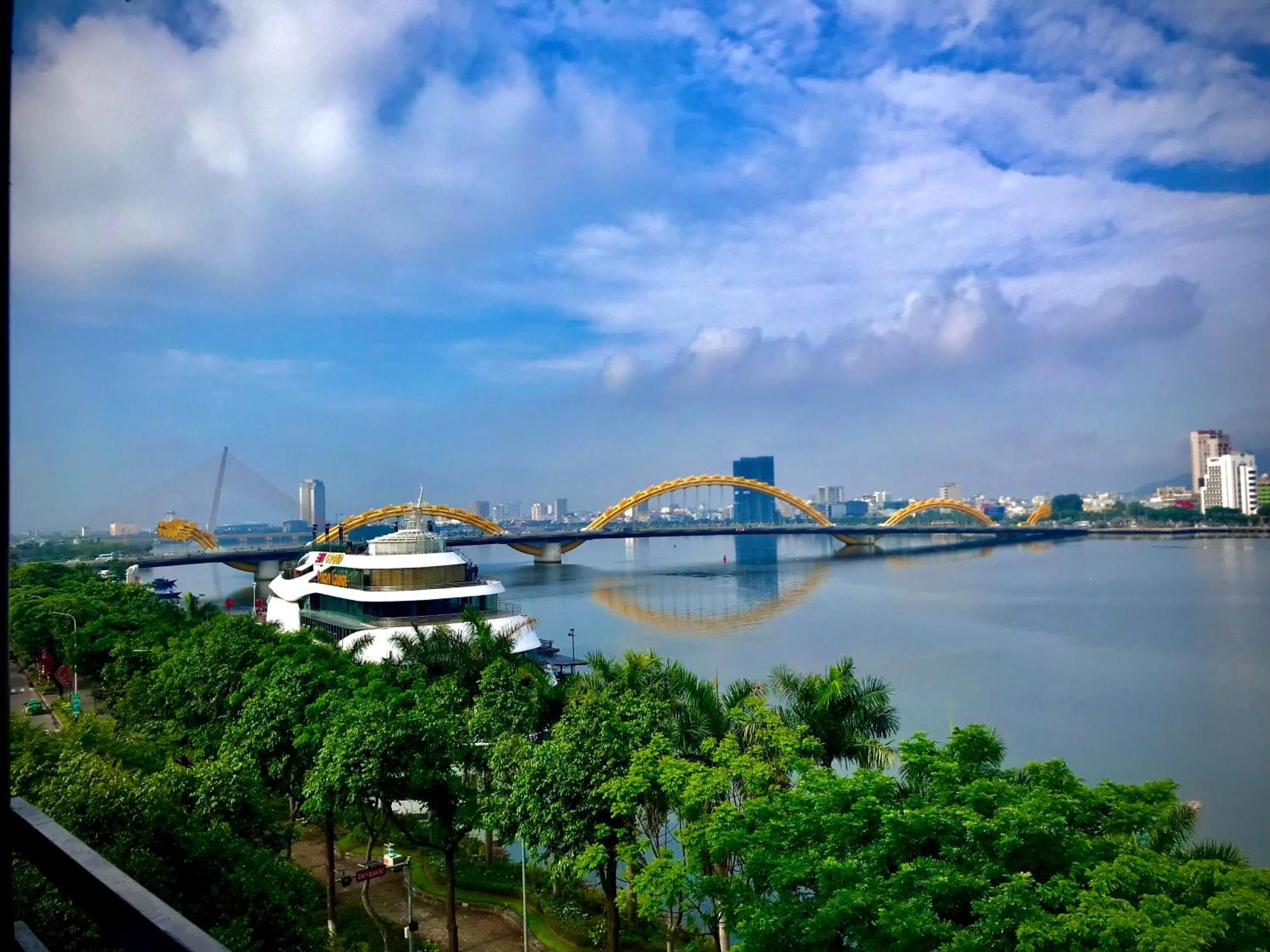 Oyo 553 Truong Giang Hotel Дананг Екстер'єр фото