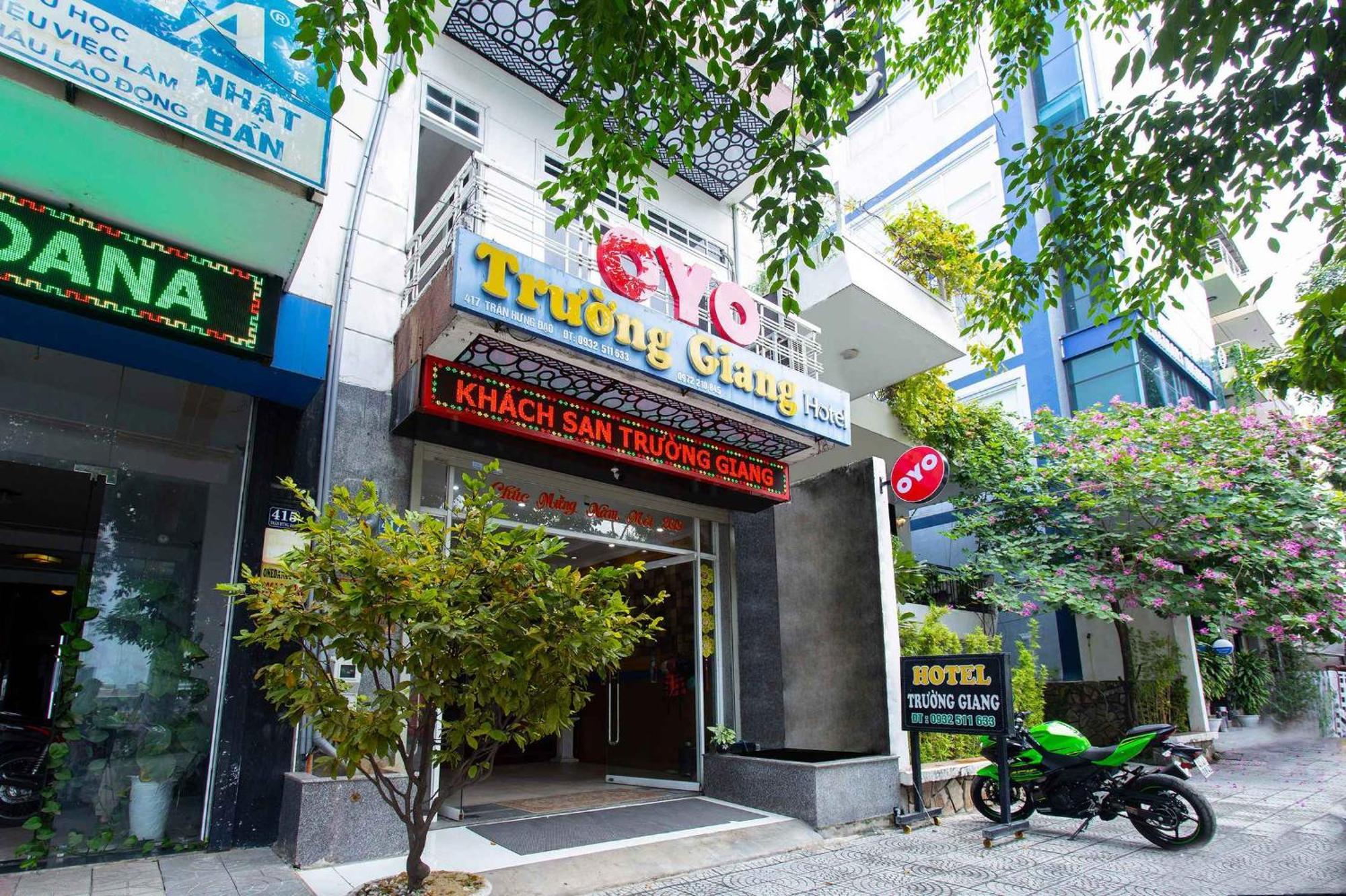 Oyo 553 Truong Giang Hotel Дананг Екстер'єр фото