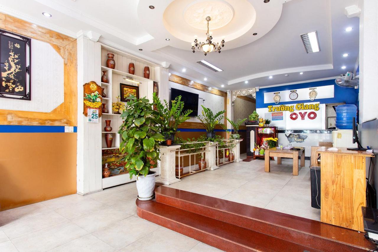 Oyo 553 Truong Giang Hotel Дананг Екстер'єр фото